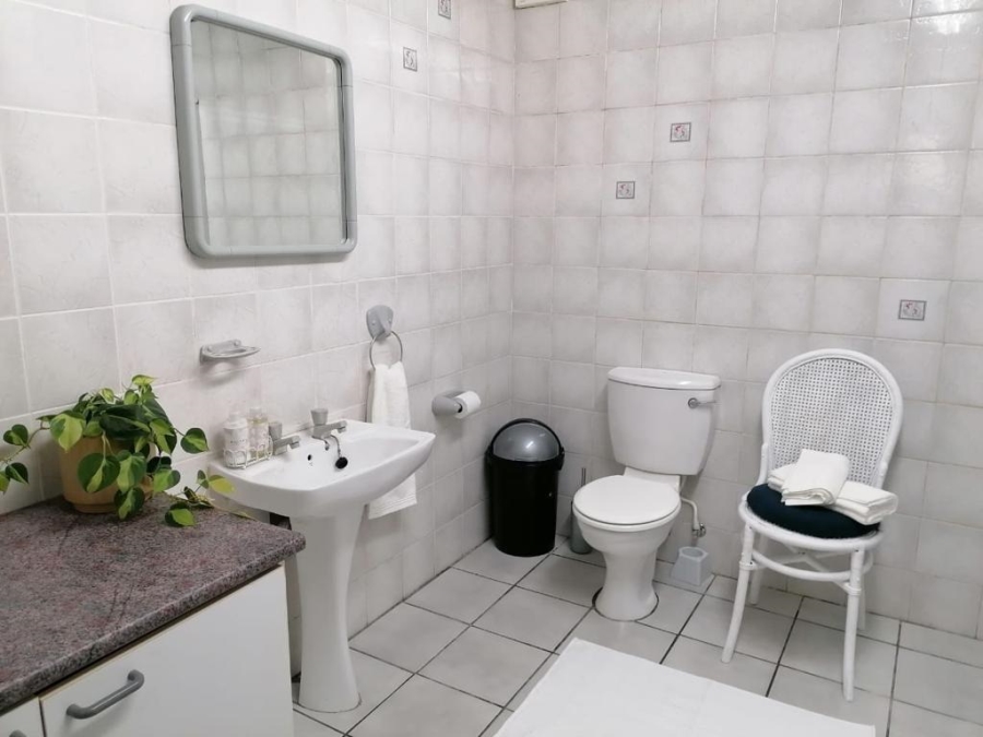 8 Bedroom Property for Sale in Paradise Beach Eastern Cape